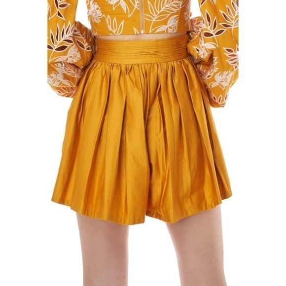 AMUR Tami Pleated Skort Shorts Turmeric Gold size 8 - Picture 3 of 16